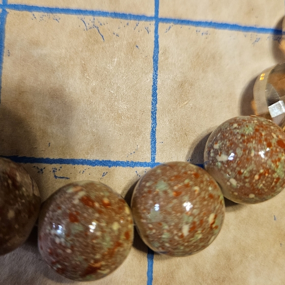 Vintage jasper and crystals necklace.  Goldtone. - Picture 8 of 8